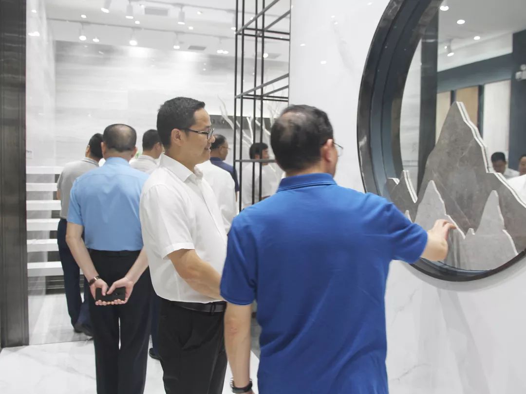 小蝌蚪视频污下载APP瓷砖，衡阳政府考察团莅临企业参观指导(图9)